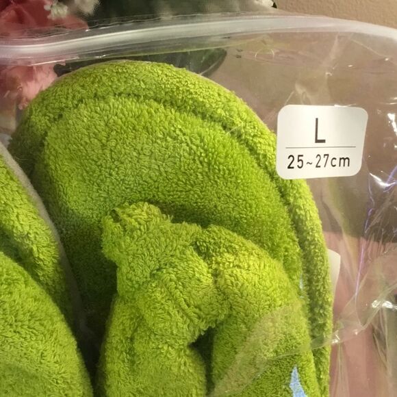 New with tag Uchino Brand Padded Terry Cloth Japanese Slippers Size L - Picture 3 of 5